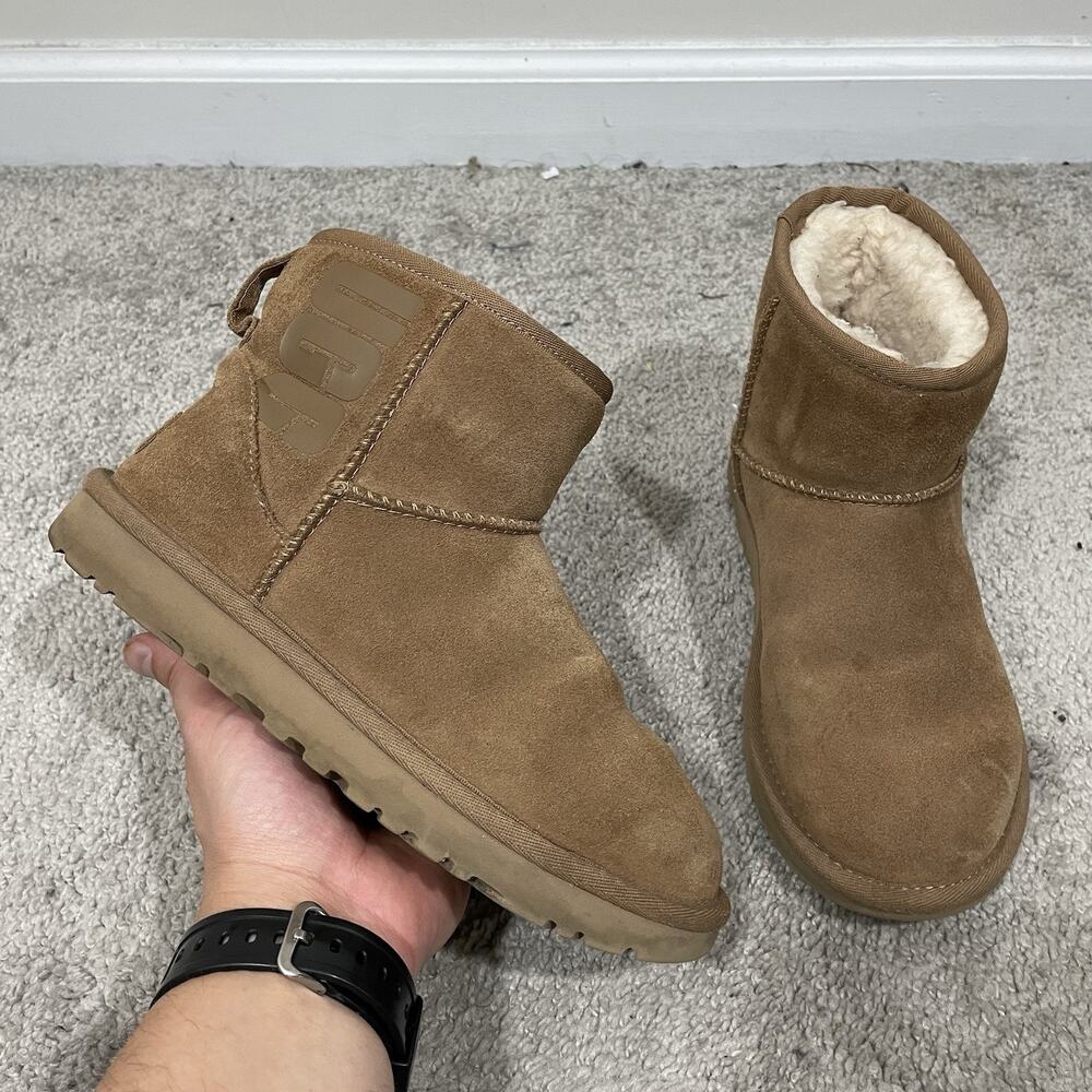 UGG Classic Mini Rubber Logo Womens Size 5 Chestnut Suede Sheepskin Boots